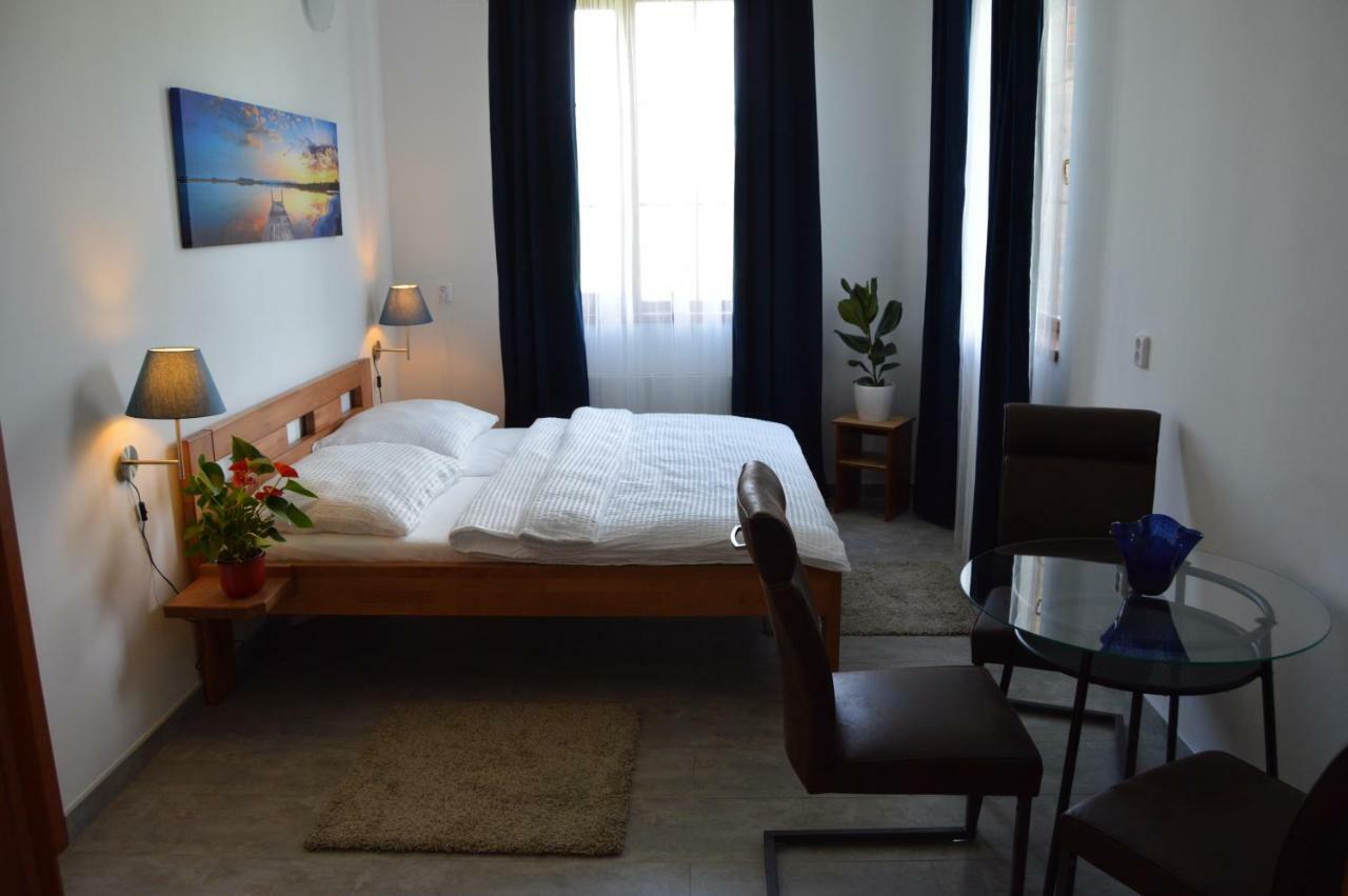 Vila Lipa Novy Bor Luaran gambar