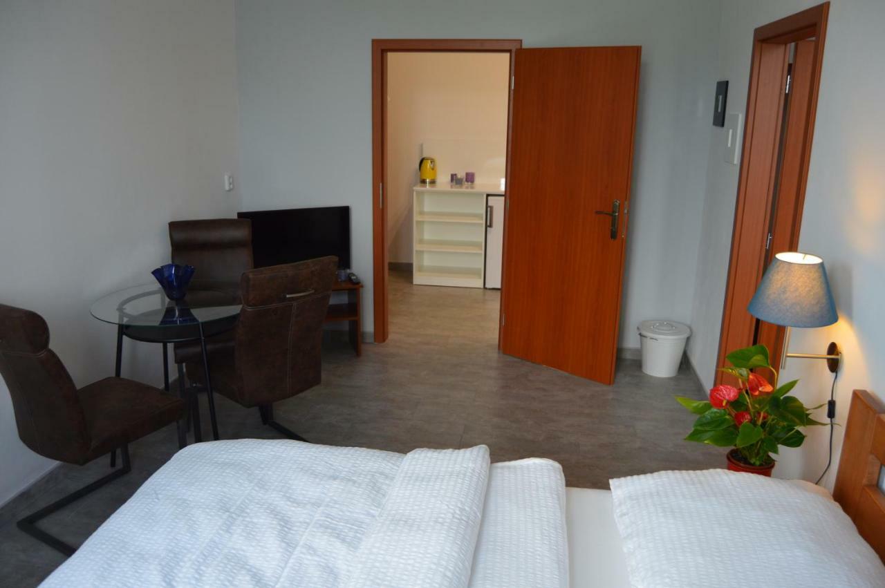 Vila Lipa Novy Bor Luaran gambar
