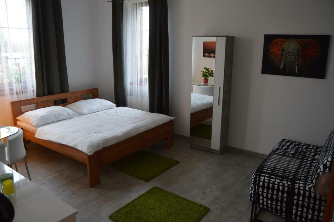 Vila Lipa Novy Bor Luaran gambar